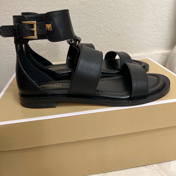 MICHAEL Michael Kors Amos Black Leather Flat Gladiator Sandals - Picture 4 of 12